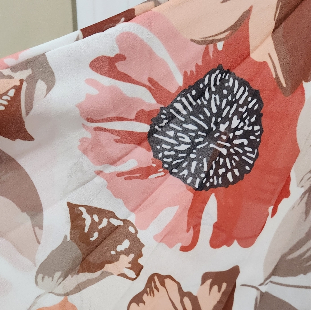 Gorgeous Floral Print V Neck Chiffon Blouse / cover up. - Picture 8 of 8